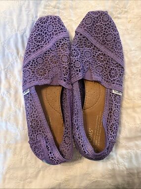 TOMS Lavender Crochet Slip-On Flats